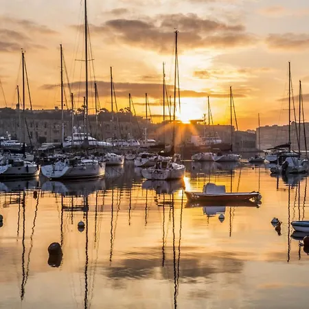 Διαμέρισμα Mercury Tower By Buena Vista