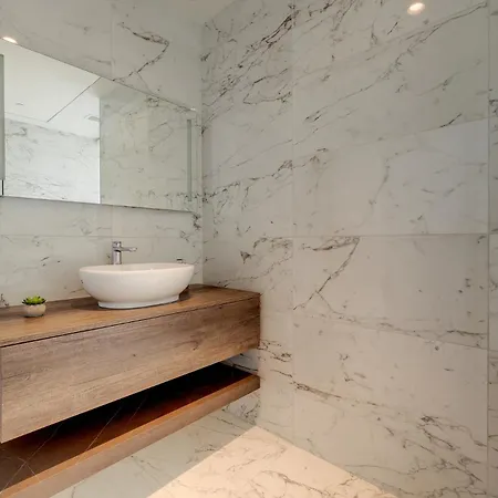 Apartment Mercury Tower By Buena Vista Saint Julian's